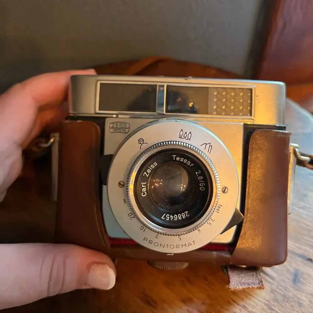 Zeiss Ikon Symbolica 35mm Camera w/ Prontormat Tessar 50mm f/2.8 Lens.